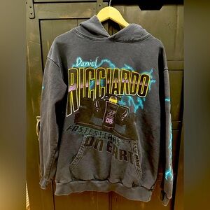 Daniel Ricciardo F1 World Tour Vintage Sweatshirt